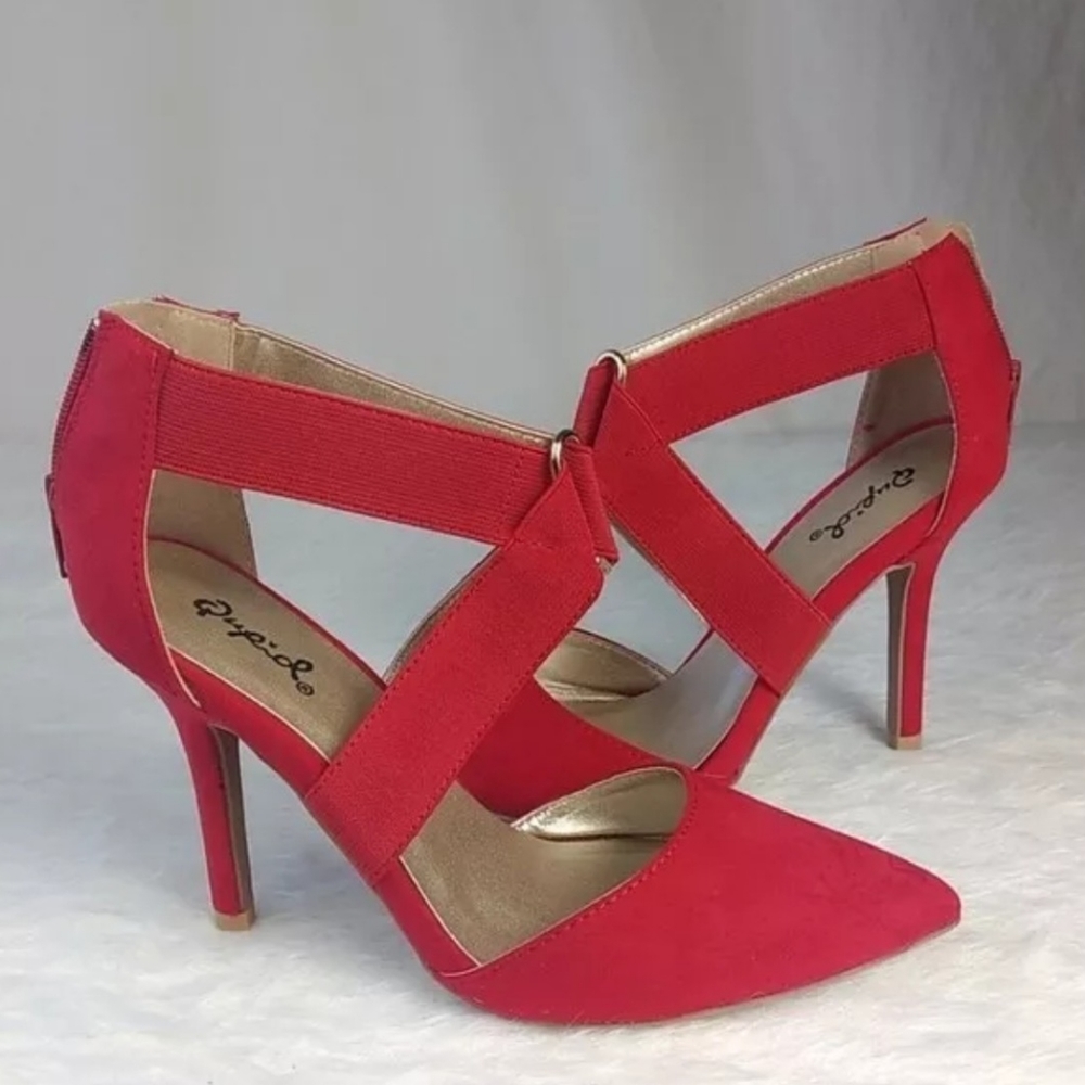 Qupid Strappy Heels Size 6 Red 4 inch heel Suede